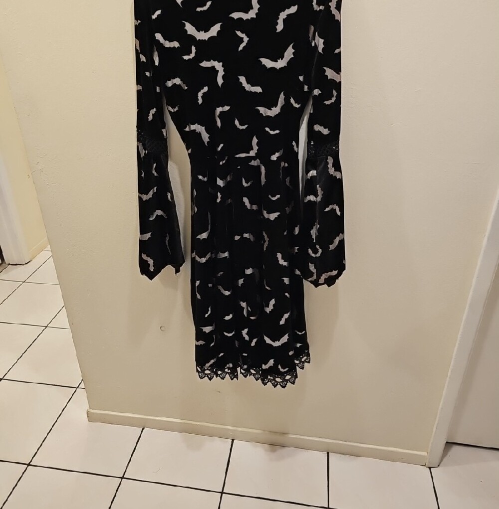 Stylish Black Velvet Dress with Silver Bat Print - Picture 6 of 6